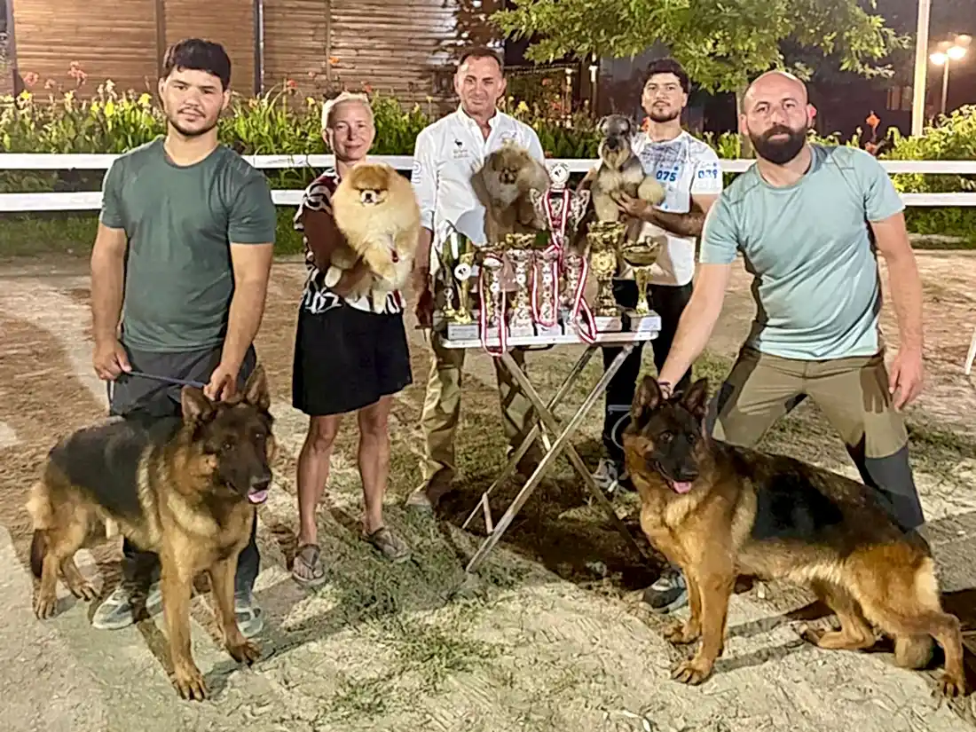 Bursa yarışmasında tüm kupaları topladık