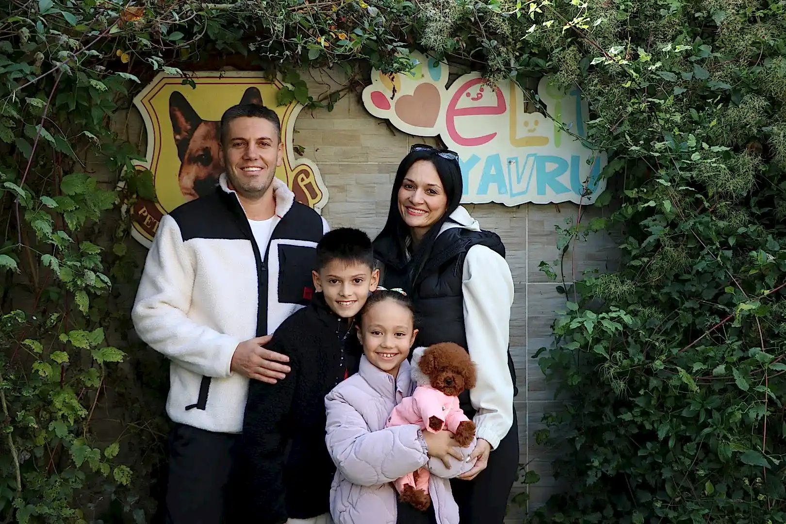 Eriş ailesi Teacup Redbrown kızlarına kavuştular