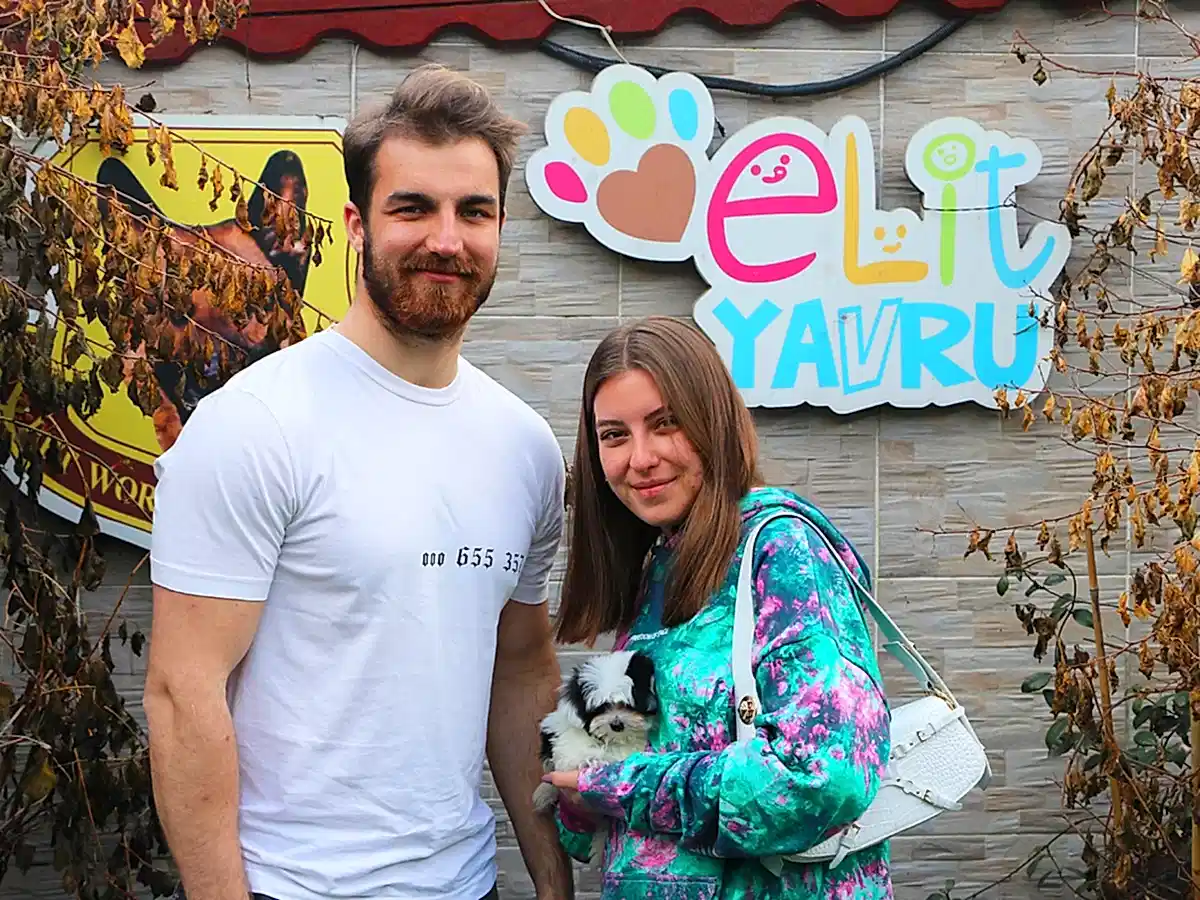 Dila Hanım ve ailesi Morkie yavruları Thor'a kavuştu.