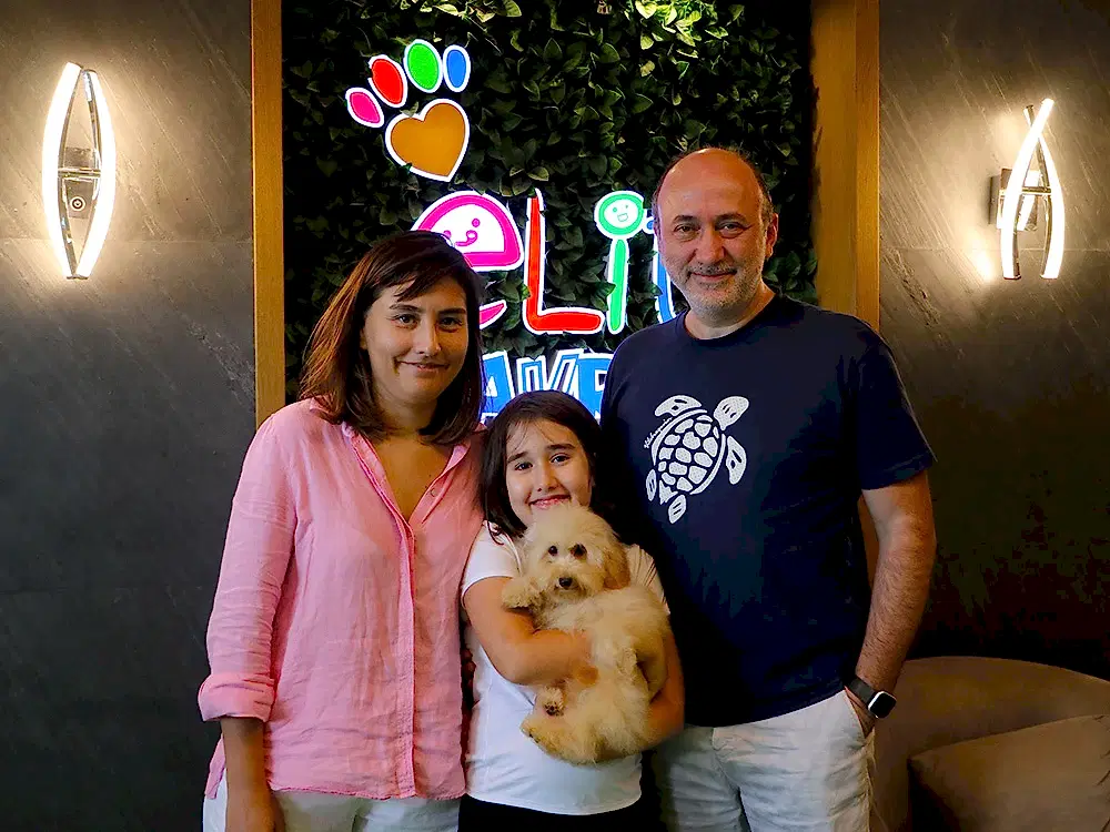 Fatih bey ve ailesi Poodle yavrularına kavuştular