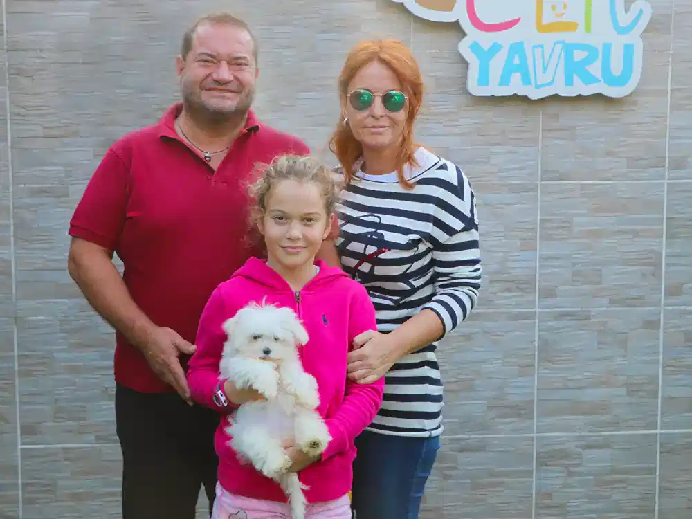 Uludağ İçecek markasının Ceosu Mete Öz ve Ailesi, Maltese Terrier yavrularına kavuştu